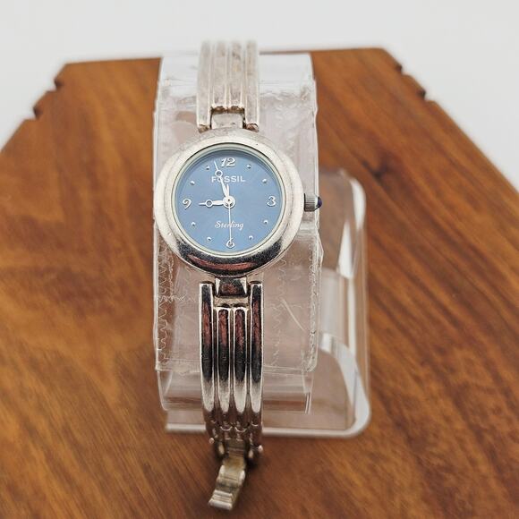 Fossil Sterling Silver Women's Round Dial Watch Sophisticated Minimalist SV-5014 - Picture 1 of 8